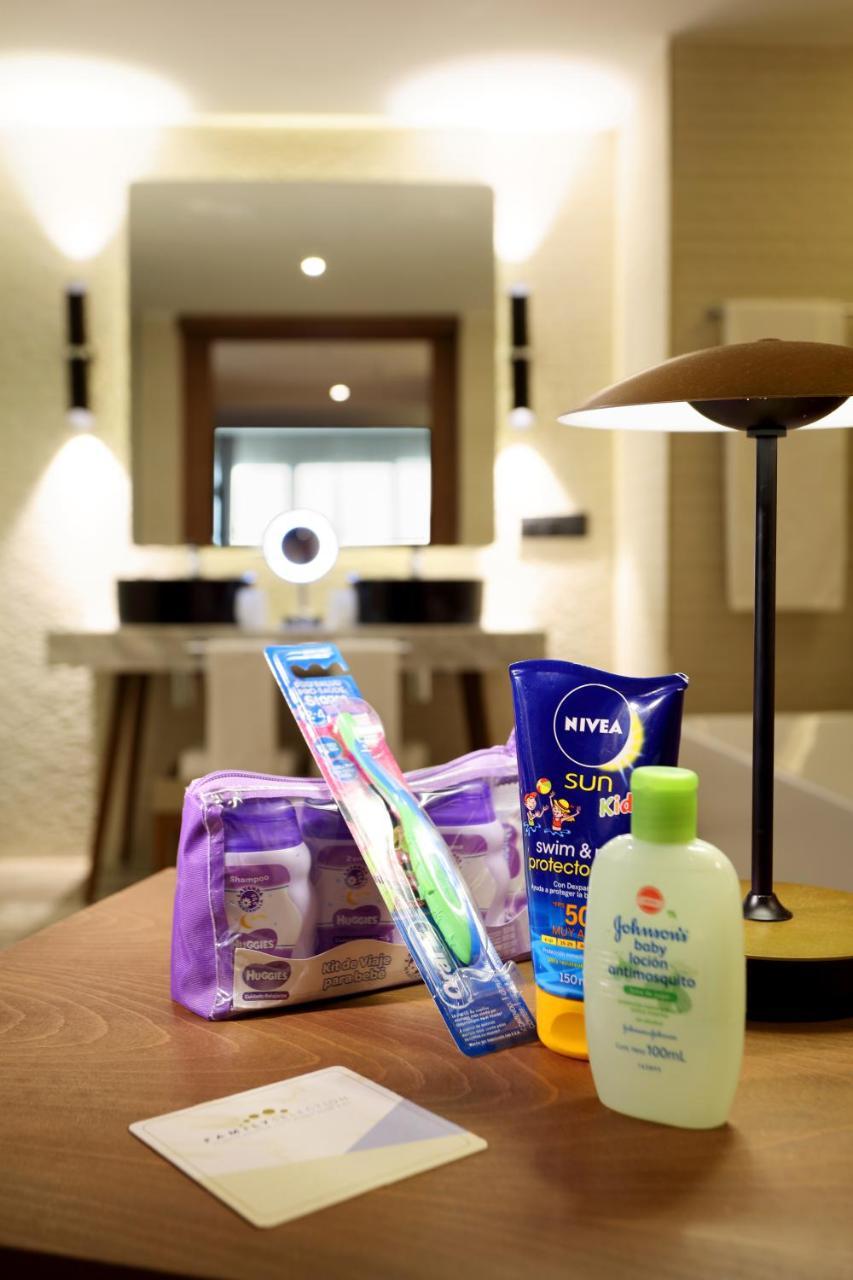 Family Selection At Grand Palladium Select Costa Mujeres Cancún Eksteriør bilde
